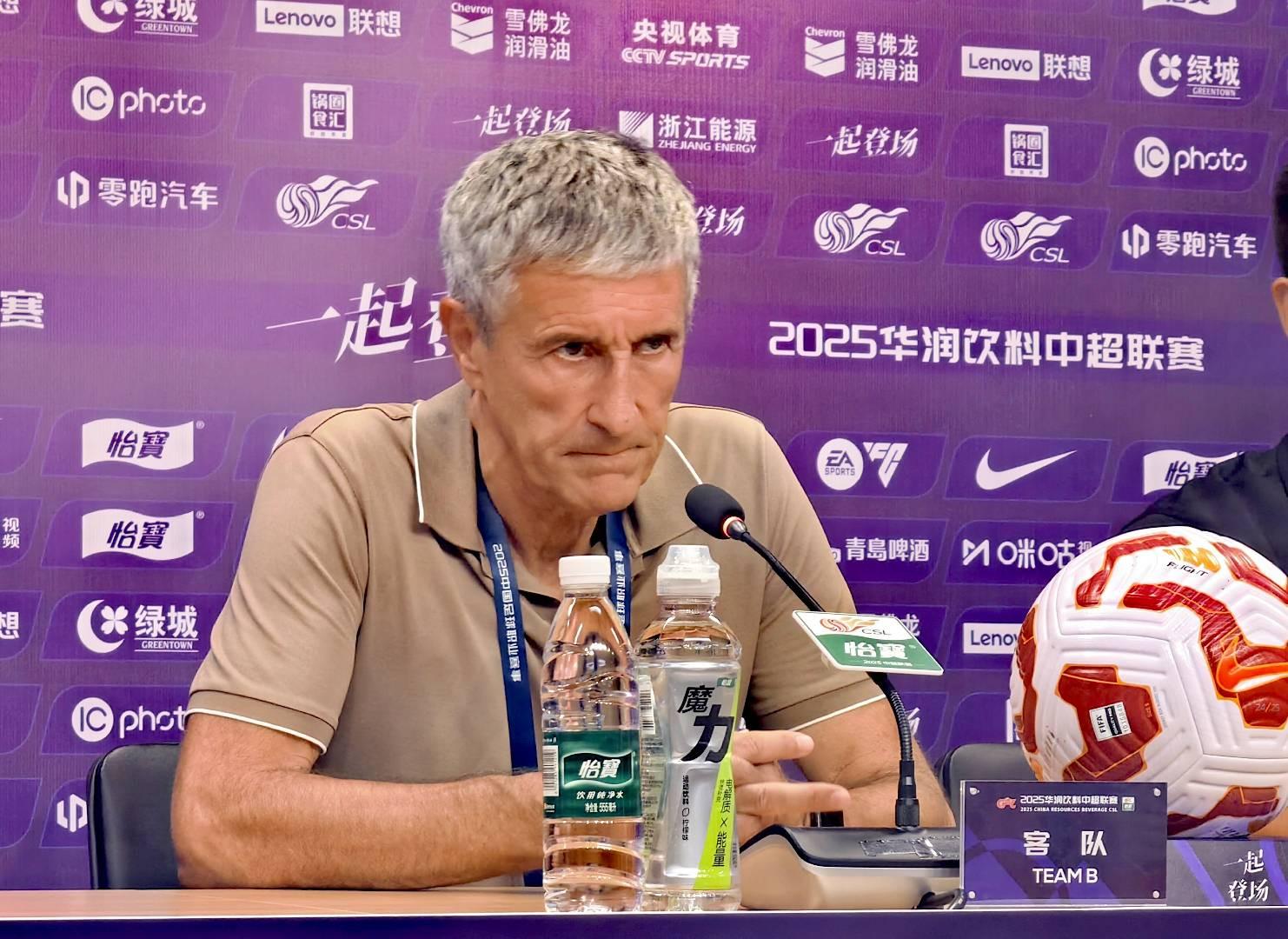 现场报道, 今天球队展