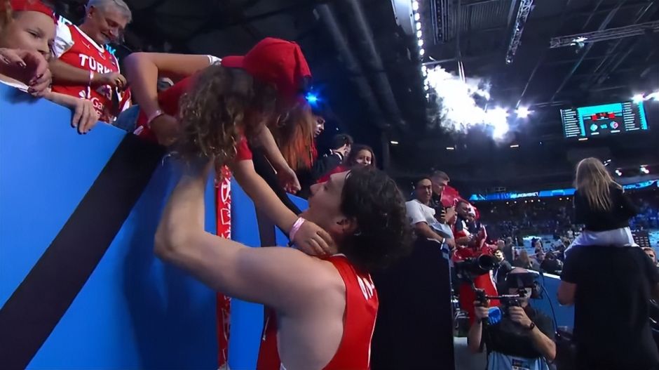 https, 爸爸送上暖, 上拥抱